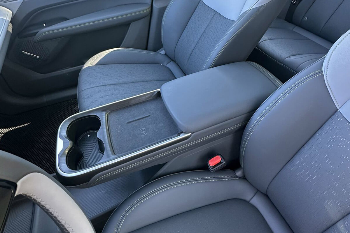 FAW Bestune JoyEE 03 61.47 kWh Luxury