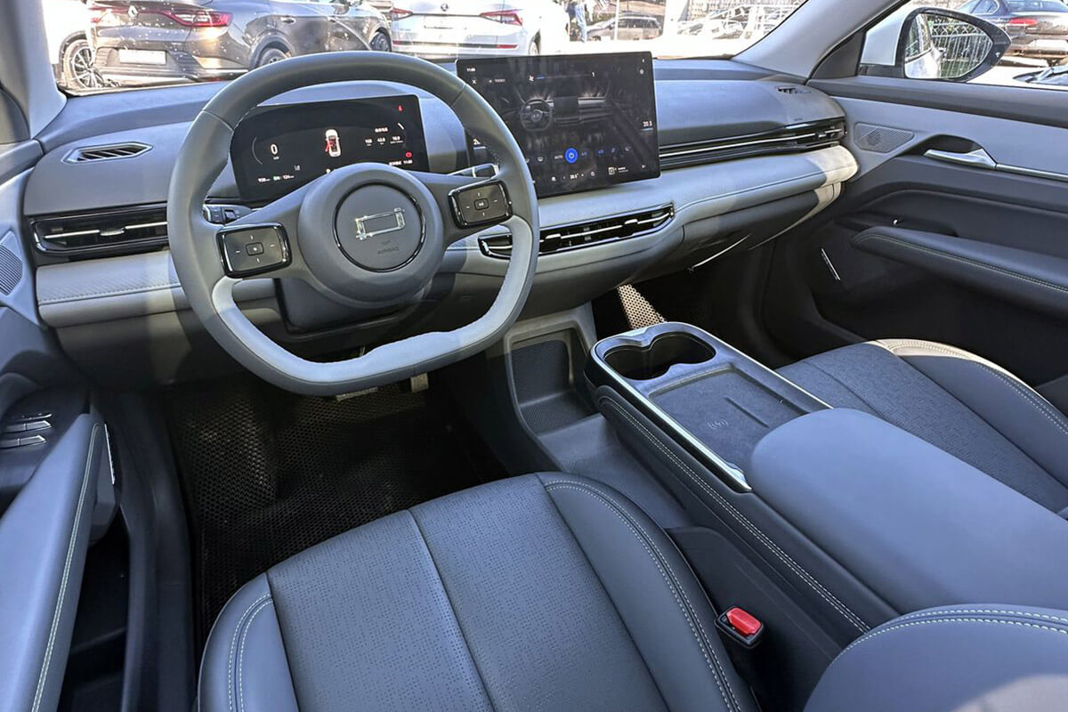 FAW Bestune JoyEE 03 61.47 kWh Luxury