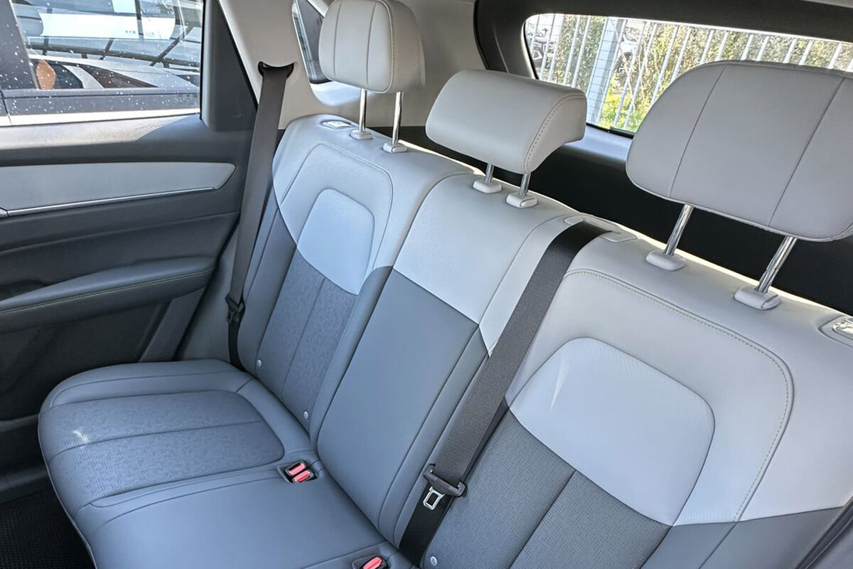 FAW Bestune JoyEE 03 61.47 kWh Luxury