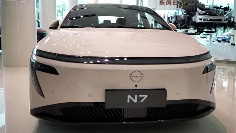 Nissan N7 625 MAX Beige