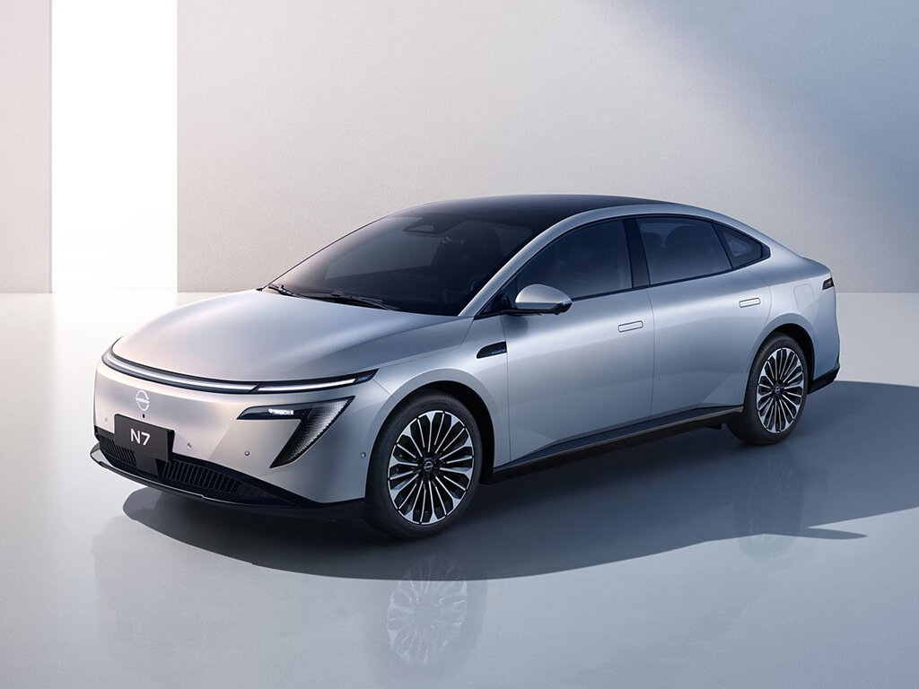 Nissan N7 625 MAX Silver