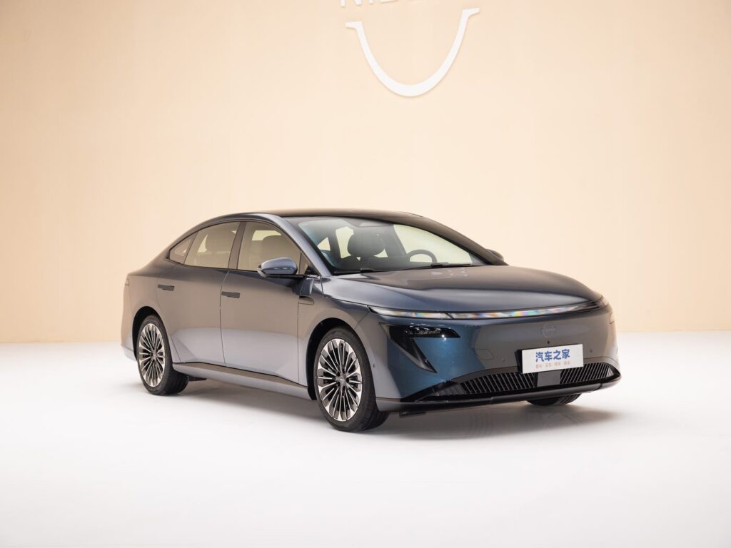 Nissan N7 625 MAX Grey