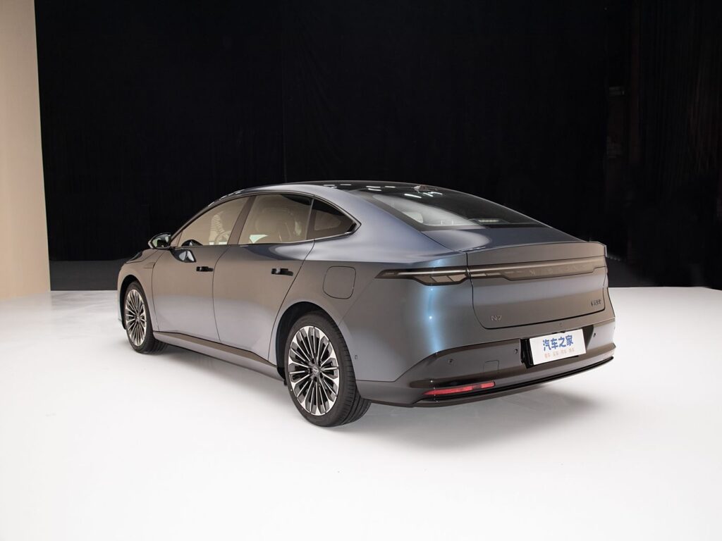 Nissan N7 625 MAX Grey