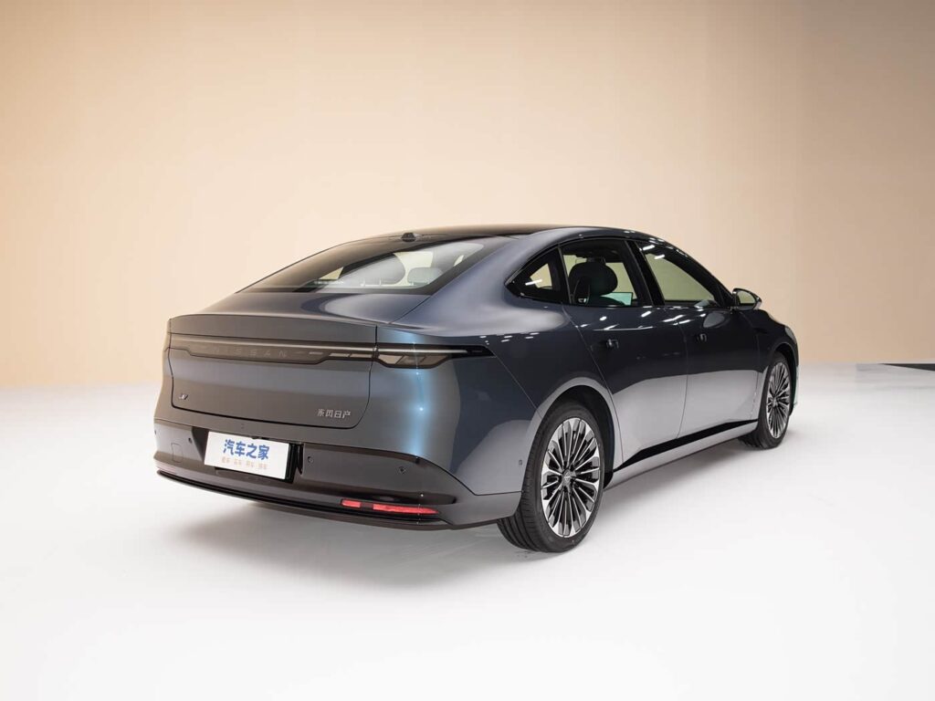 Nissan N7 625 MAX Grey