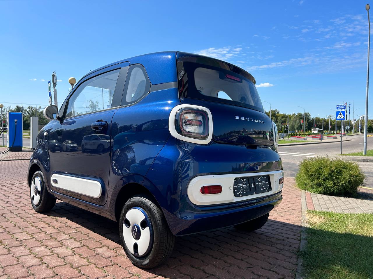 Bestune Xiaoma 222 dark blue
