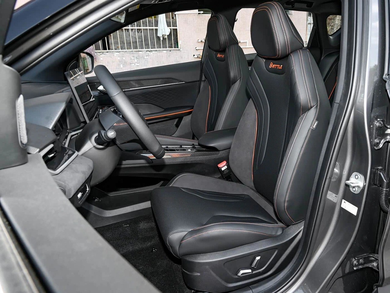 Geely Binyue L  Battle Edition