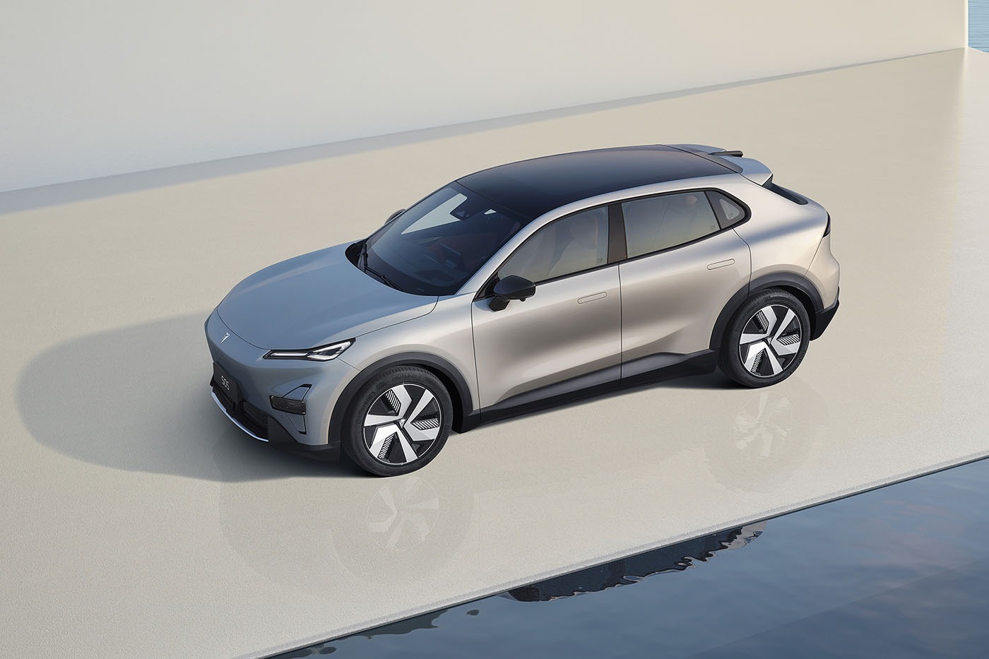 Deepal S05 56.12 kWh (272 л.с.) 520 Мах Silver