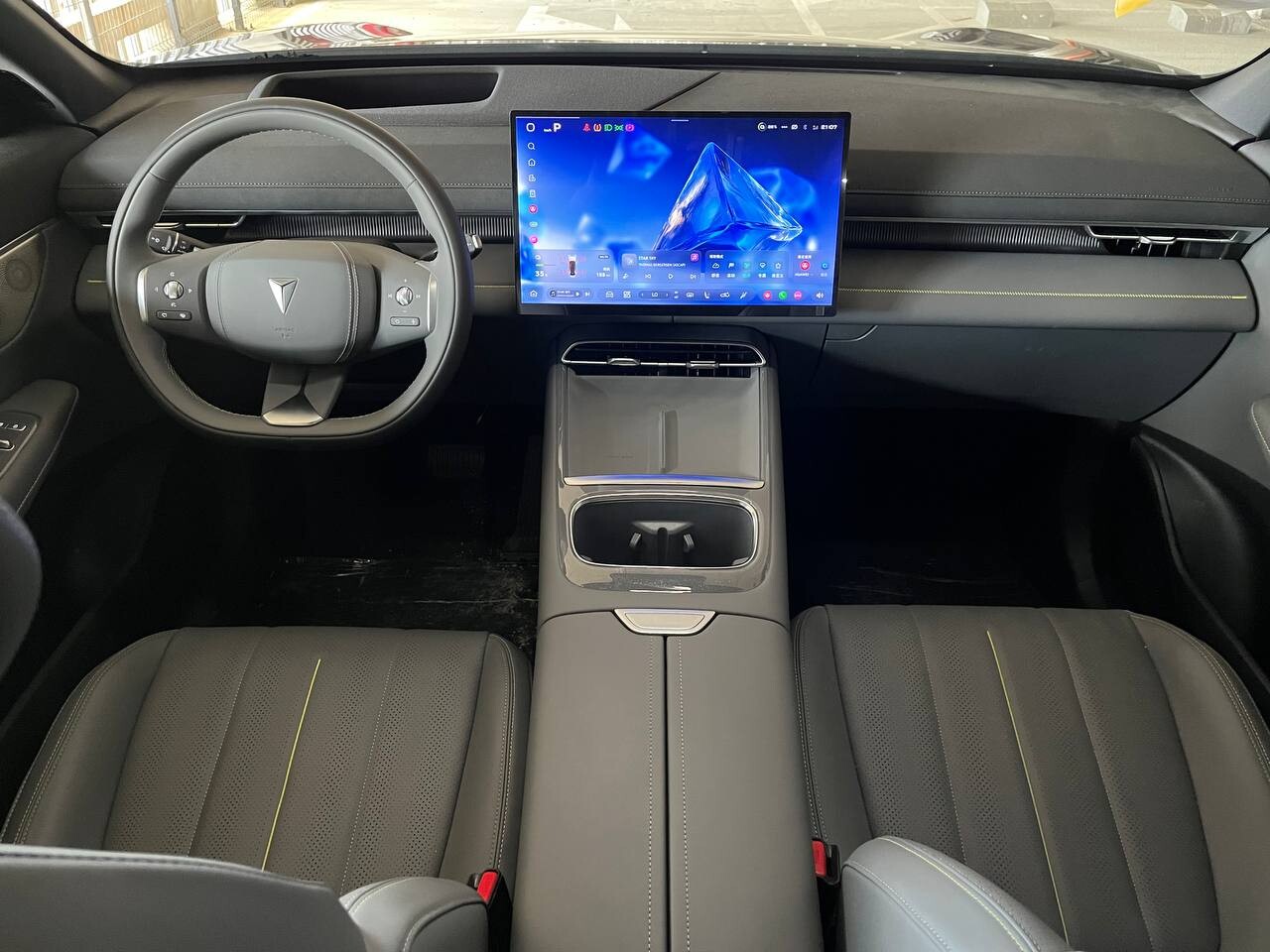 Deepal S07 68.82 kWh (272 л.с.) 550 Max Grey